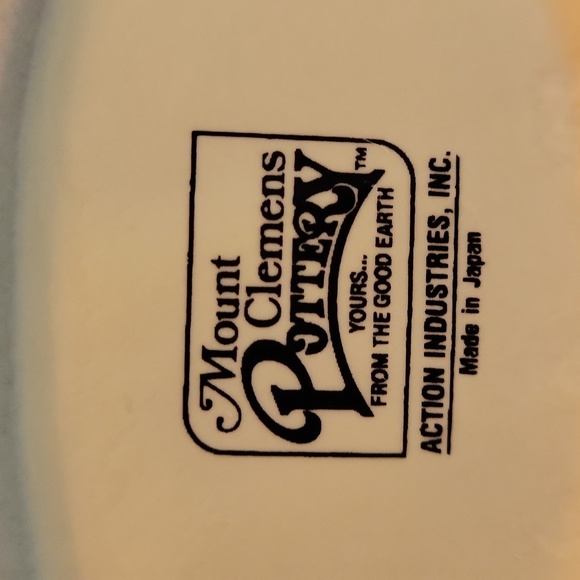 Vintage Mount Clemens Pottery Vase - Picture 4 of 8